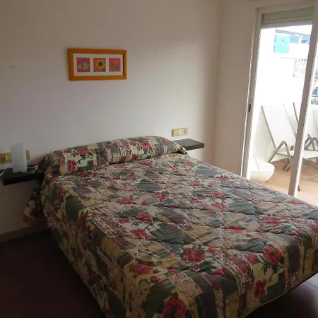 Royal Marine Falga Apartment Roses